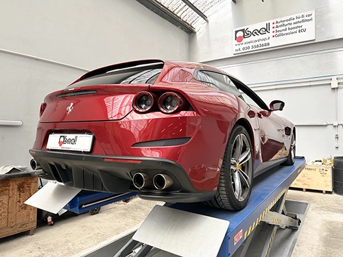 31668043_apertura-valvole-capristo-ferrari-gtc4lusso-v12.webp