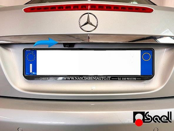 Retrocamera installata su Mercedes Classe E A207 NTG5