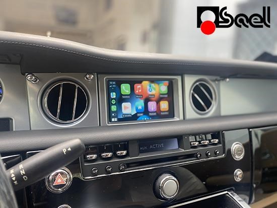 42666880_rolls-royce-phantom-drophead-carplay.jpg