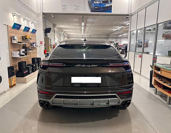 Lamborghini Urus presso Sael