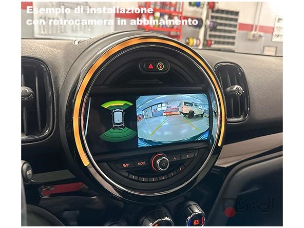 Esempio di installazione interfaccia retrocamera su Mini Countryman F60