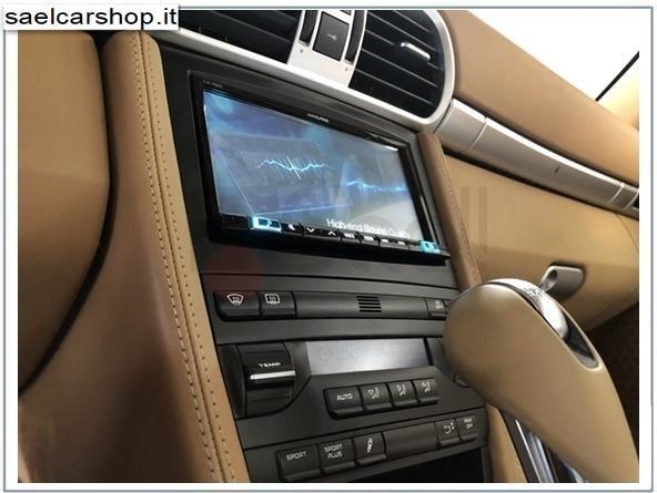 56001821_porsche-911-997-alpine-ilx-702d-carplay-android-auto.jpg