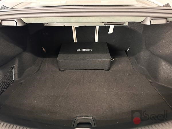 74027715_subwoofer-audison-apbx-8-r-mercedes-e-c238.jpg